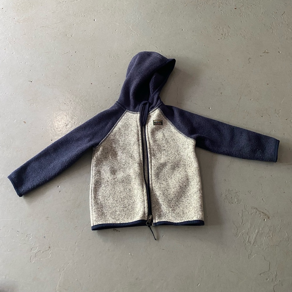 L.L Bean 2T Sweater fleece in navy and gray. Great condition, no tears or stains